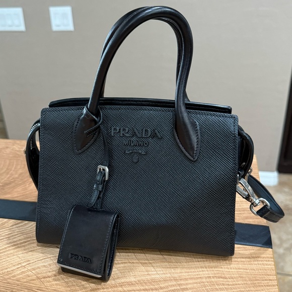 Prada Signature Monochrome - Picture 7 of 11